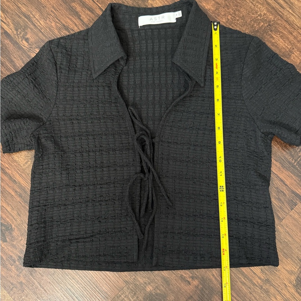Astr The Label Black Zoey Tie Front Collared Cropped Top Sz M Y2K Festival - Picture 9 of 10
